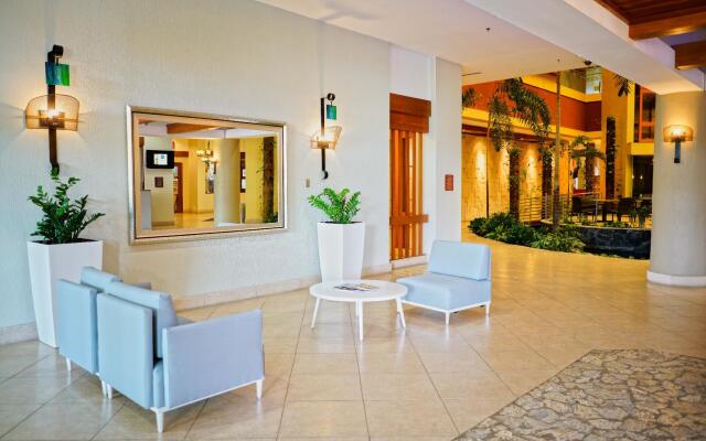 Embassy Suites by Hilton Dorado del Mar Beach Resort