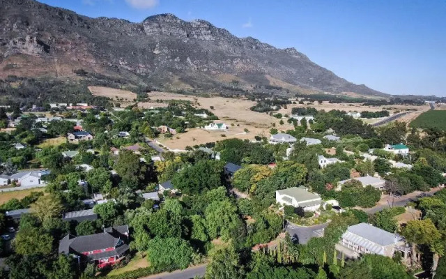 Ruby Rose Country House