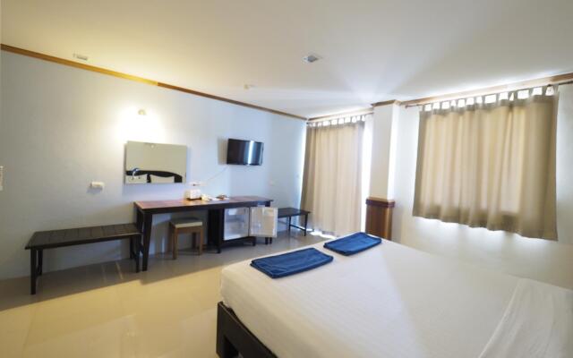 Sea Mountain Khanom Hotel