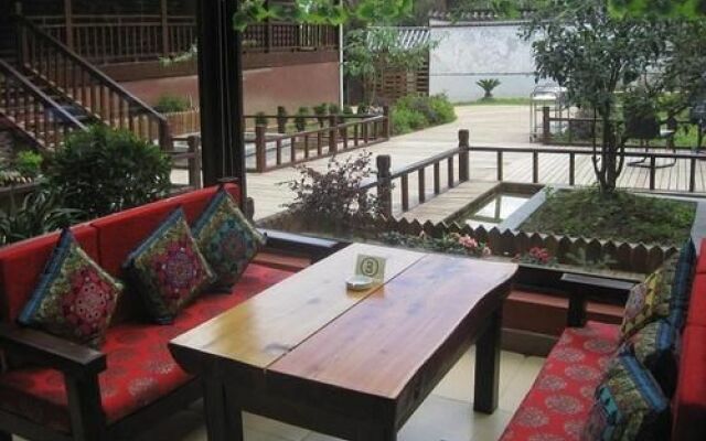 Lijiang Naluwan Inn