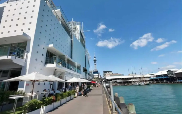 Waterfront Seaview Apt Hotel