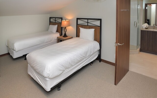 Ge Inn Plaza #109 4 Bedroom Condo by RedAwning