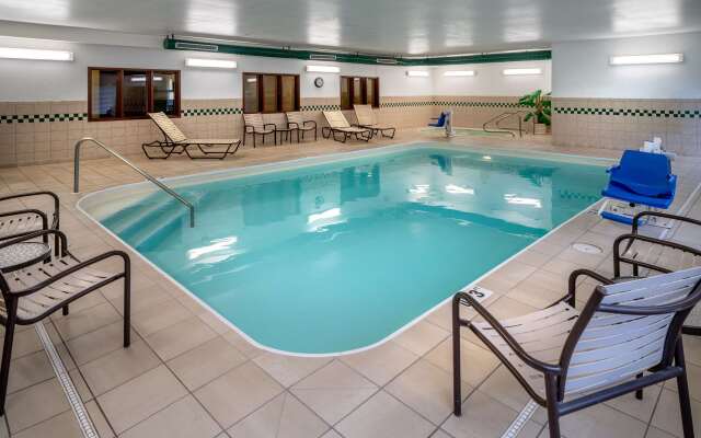 Country Inn & Suites by Radisson, Charleston South, WV