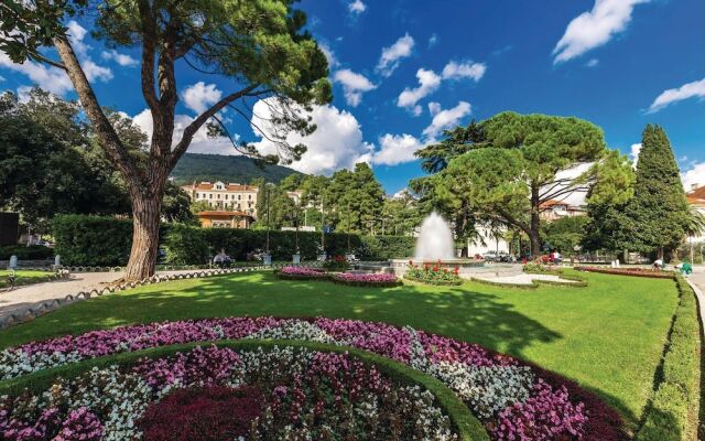 Stunning Apartment in Opatija With Wifi and 2 Bedrooms