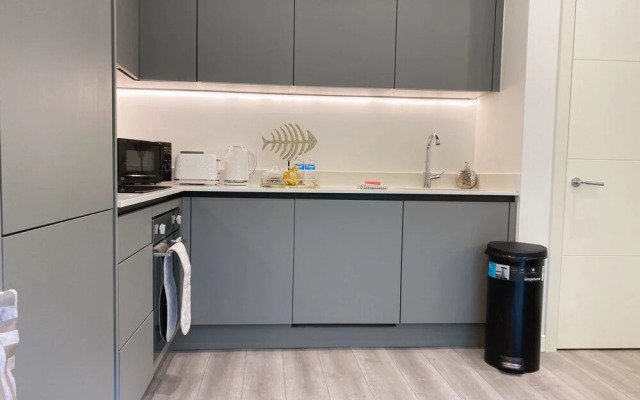 Newpointe Luxury Serviced Apartment at the Atrium