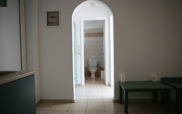 Elpis Studios & Apartments