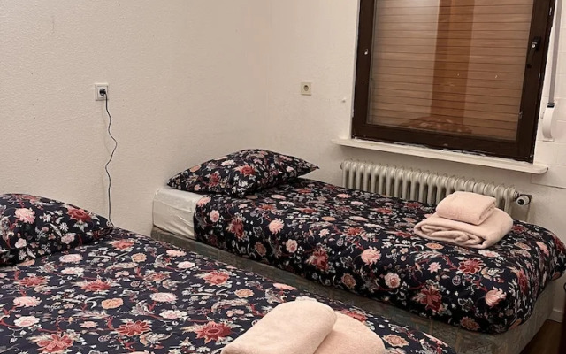 Beautiful 8 Bed Apartment in Hallenberg