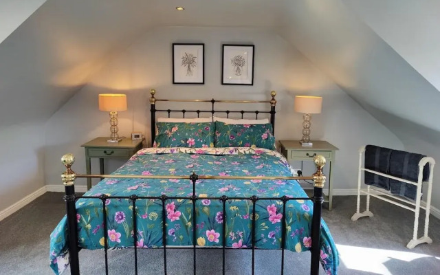 NEW Fabulous 2BD Maisonette Dunfermline, Fife