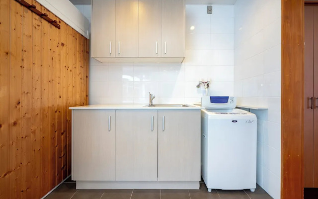 Furano Lodge 10 by H2 Life