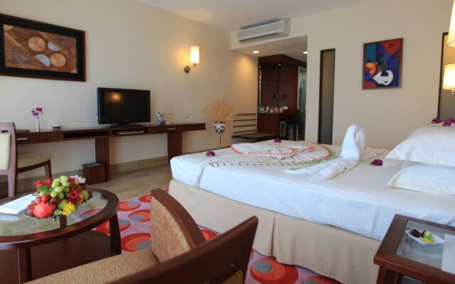 Hulhule Island Hotel
