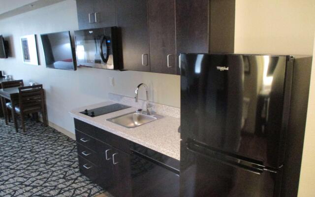 Best Western Plus Lakeview Hotel
