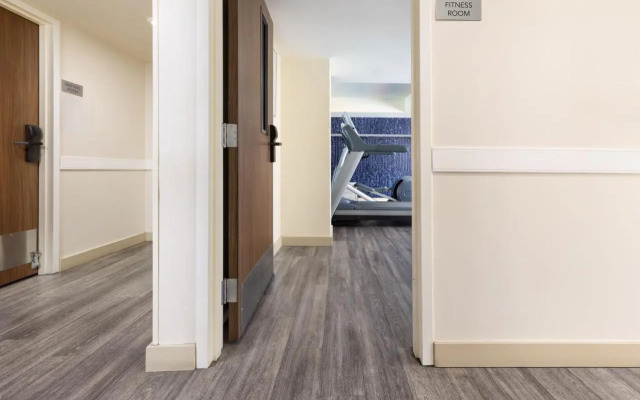 Country Inn & Suites By Carlson Calabasas