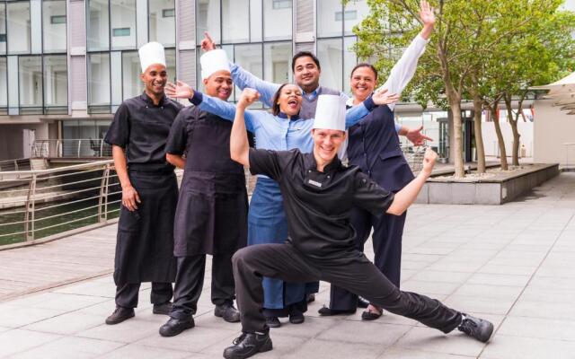 aha Harbour Bridge Hotel & Suites