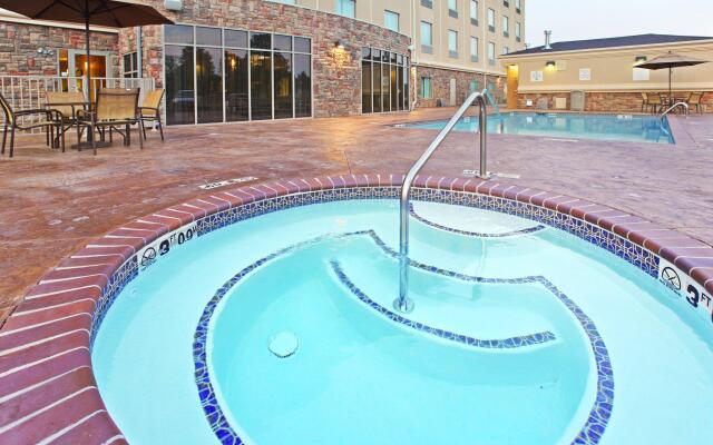 Holiday Inn Express Inn & Suites Searcy by IHG