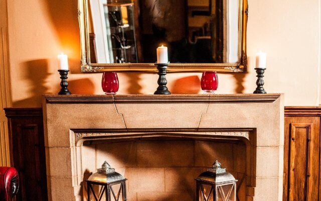 The Manor Hotel