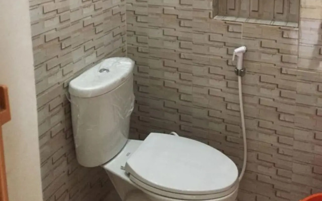 OYO 93866 Neva Guest House SyariahNearWaduk Cipta Karya