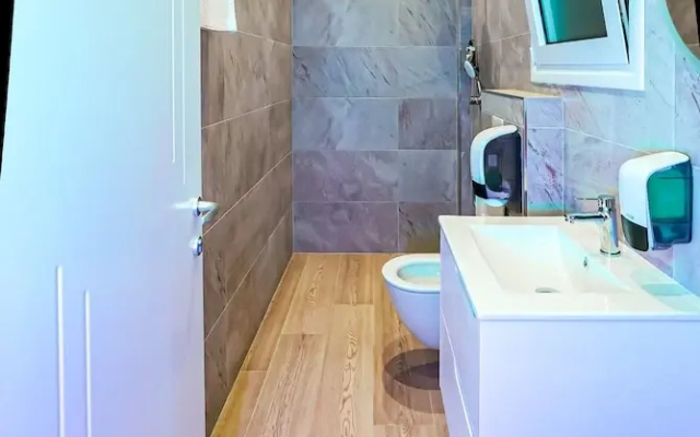 Lumeris lakeview Suites and SPA