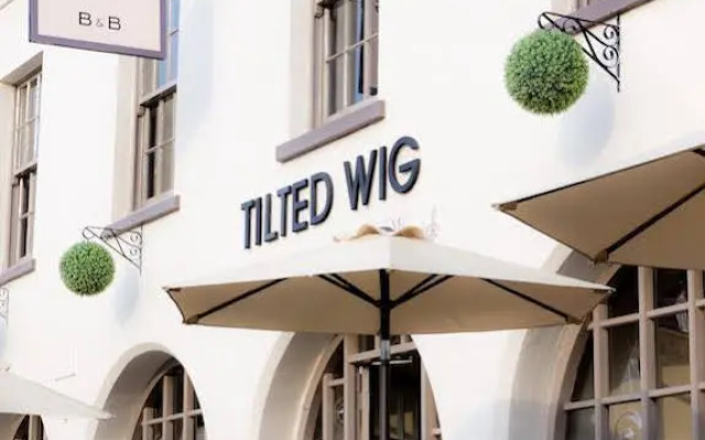 Tilted Wig