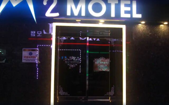 M2 motel