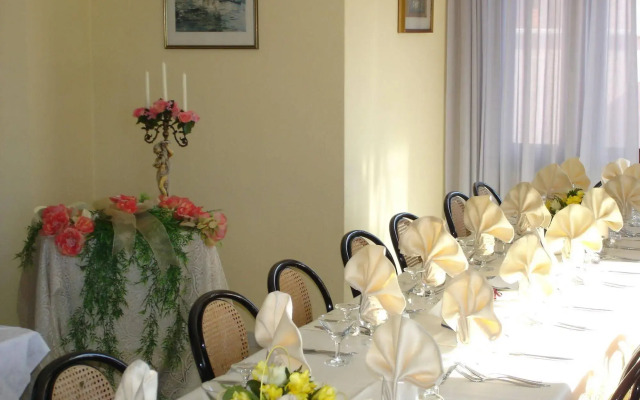 Hotel Ristorante Borgo La Tana