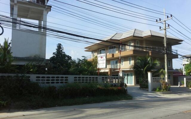 Krisada Beach Resort