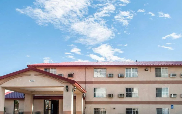 Rodeway Inn Farmington