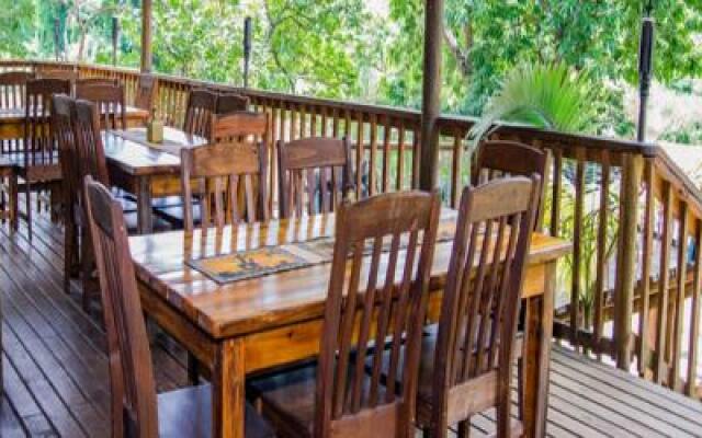 Hippo Water Front Lodge