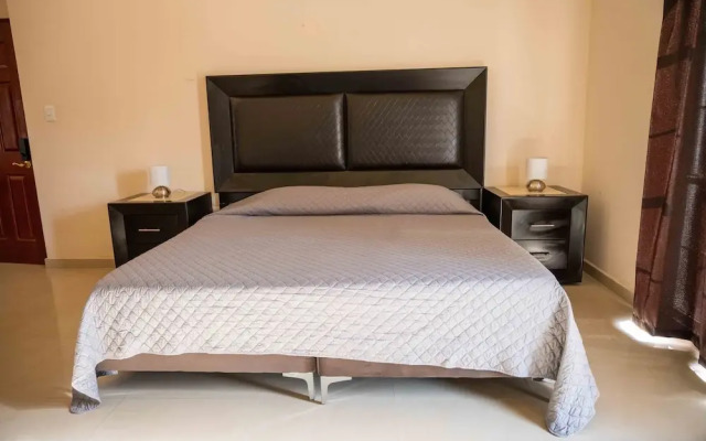 Room in Guest Room - 14 Comfortable Suite for 2 People