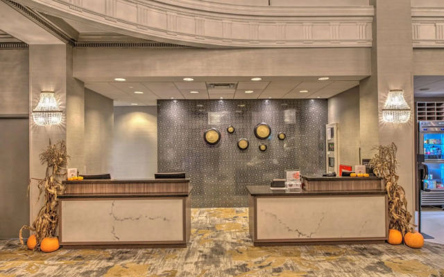 DoubleTree by Hilton Utica - фото 2