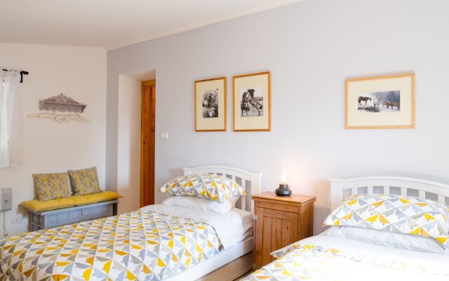 Home set in Olive Grove With Stunning Views