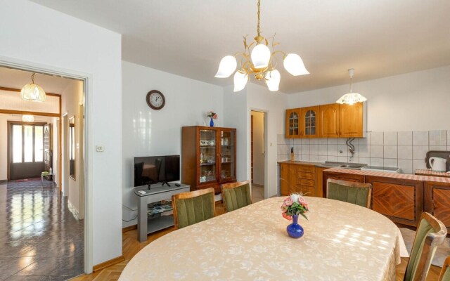 Awesome Home in Klenovica With Wifi and 5 Bedrooms