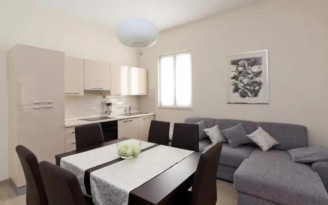 Sunflower Apartment