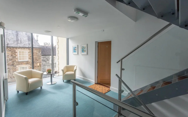 Modern 2-Bed Flat In Tavistock Centre