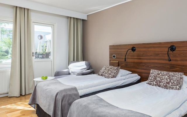 Apple Hotel