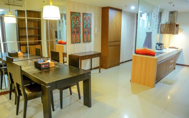 Cozy Pool View Kemang Village Residence Apartment with Direct Access To Mall