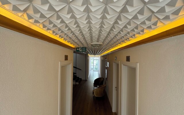 Far Life Hotel