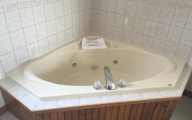 Rhea's Inn By The Sea