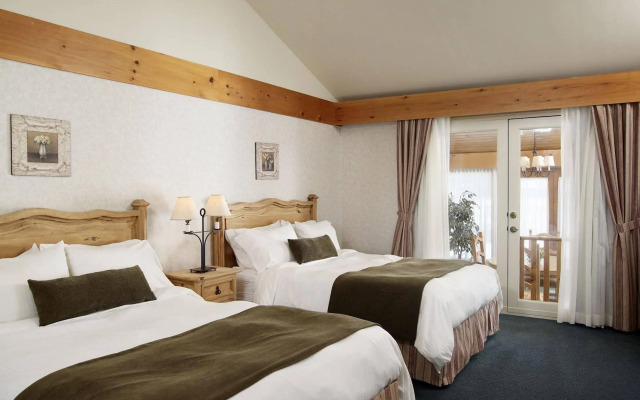 Pinestone Resort & Conference Centre