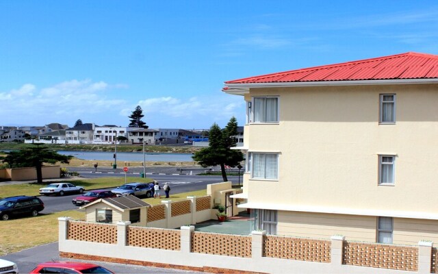 Seaside Loft Muizenberg Beachfront