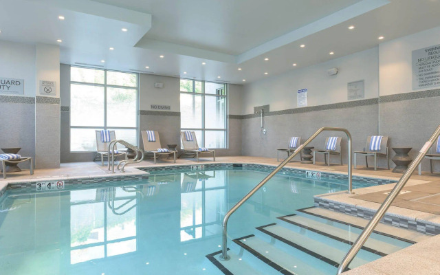 Courtyard by Marriott Edgewater NYC Area