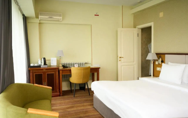Almaty Hotel	