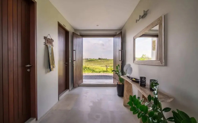 Peaceful Private Villa, 3 BR, Canggu With Staff