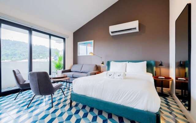 w Artistic Loft in Santa Ana