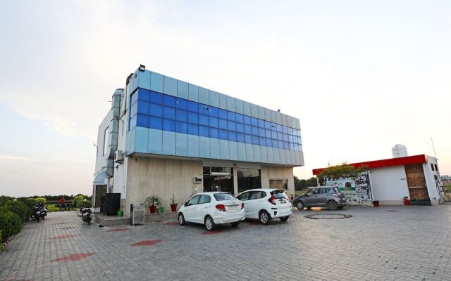 OYO 17408 Scindia Resorts And Hotels