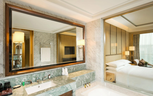 Sheraton Qingdao Jiaozhou Hotel