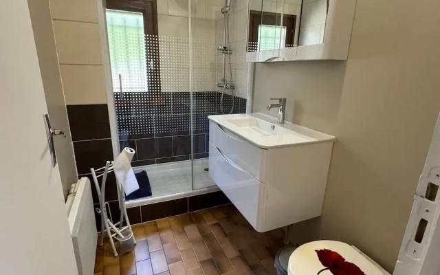 Beautiful Villa Near Village des Vans