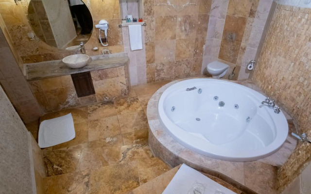 Kemerhan Hotel & Cave Suites