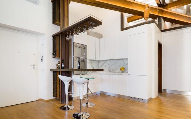 Luxury 2 Bedroom Apartment with Hot Tub - Florence City Center