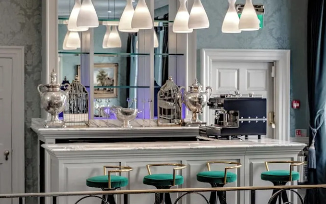 No. 30 Knightsbridge