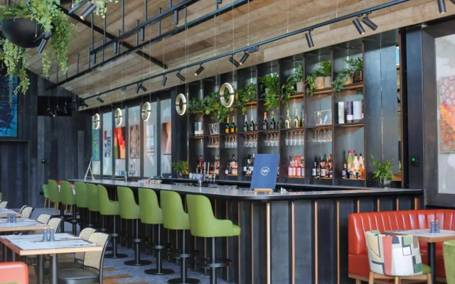 Burleigh Court Hotel and Leisure